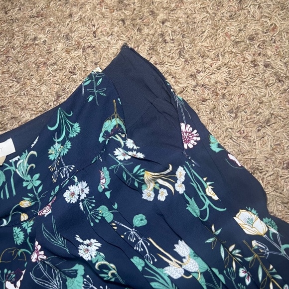 LOFT Outlet Floral Pleated Skirt – Size 12 - Picture 3 of 3